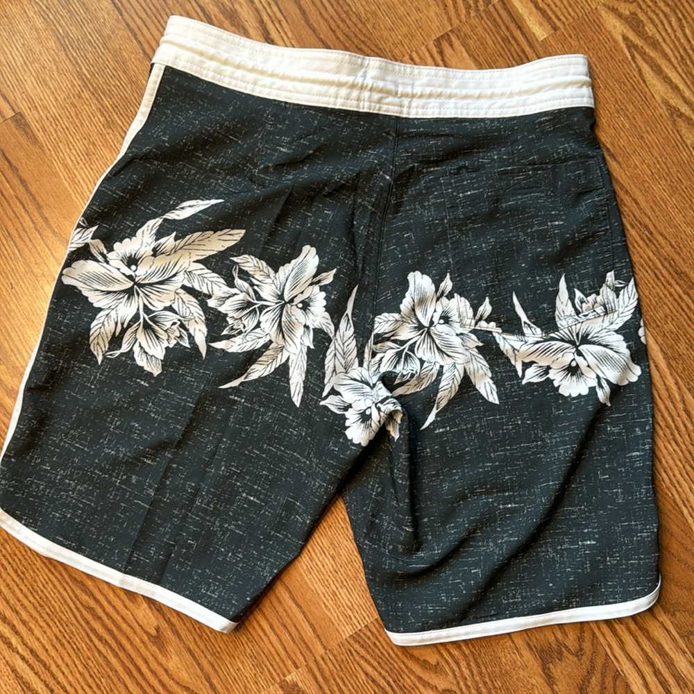 ☀️❤️5/$13 Mens board shorts - Picture 4 of 4